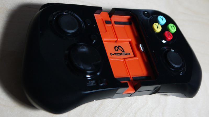 Illustration for article titled The First Official iOS Game Controller Is Here. It's Okay.